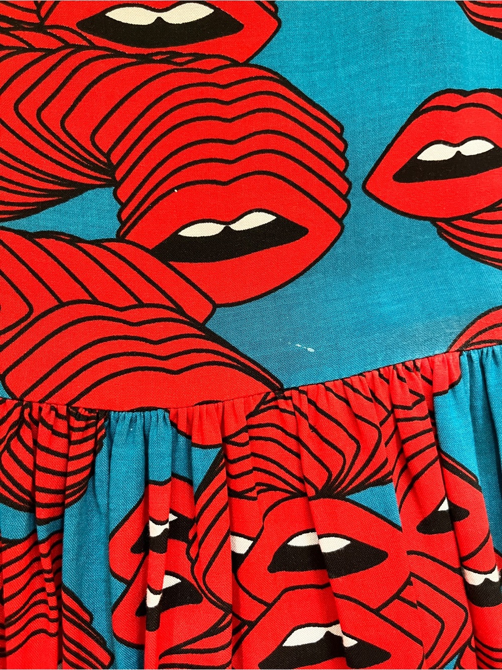 Nooworks Naomi Red Lip, Mouths Print - Picture 4 of 5